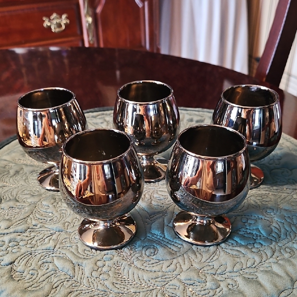 Set of 5 Metallic Silver Goblet-Style Desse